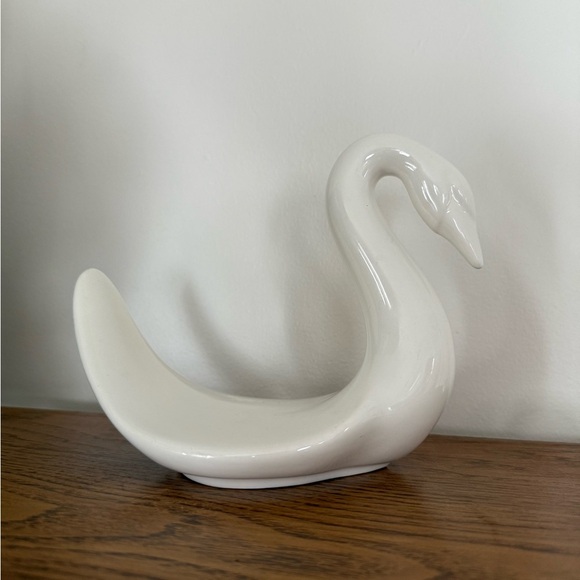 Other - Art Deco Ceramic Porcelain Swan Figurine Bathroom Wash Cloth Hand Towel Holder